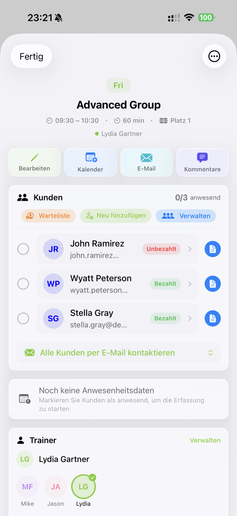 Lesson detail view showing customer list, attendance status, and coach assignment